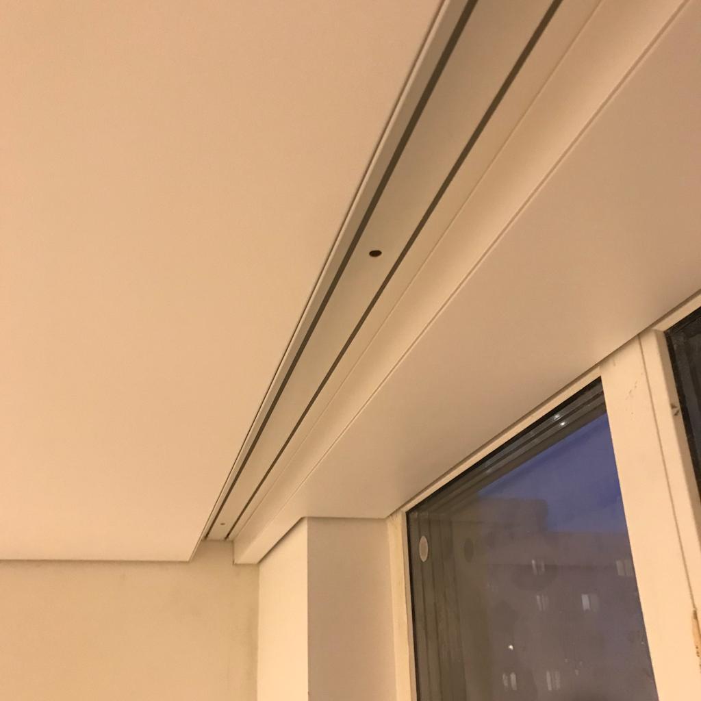 Скрытая гардина для натяжного потолка